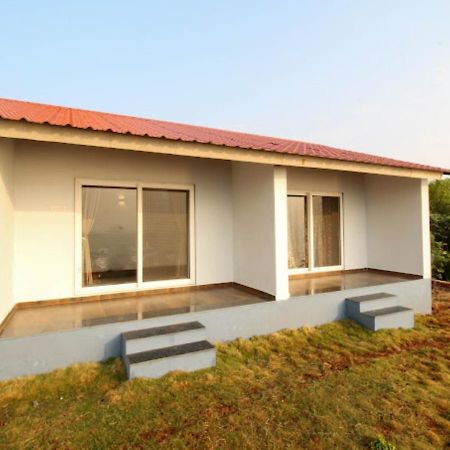 Sea King Beach Resort Ганпатипуле Екстериор снимка
