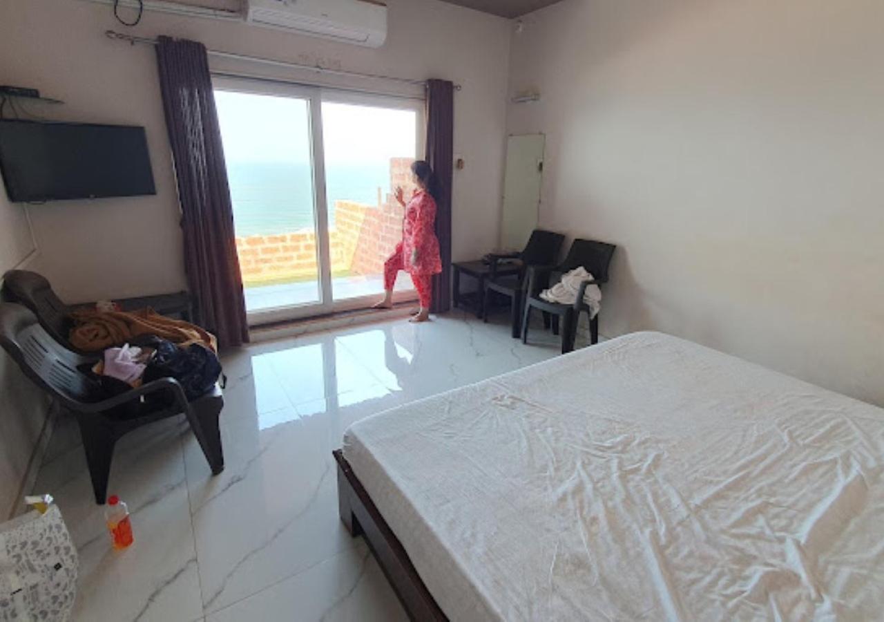 Sea King Beach Resort Ганпатипуле Екстериор снимка
