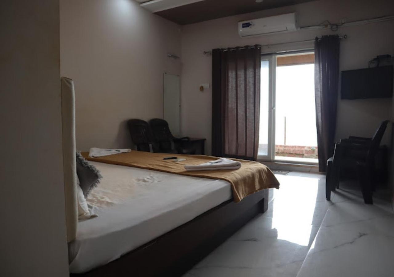 Sea King Beach Resort Ганпатипуле Екстериор снимка