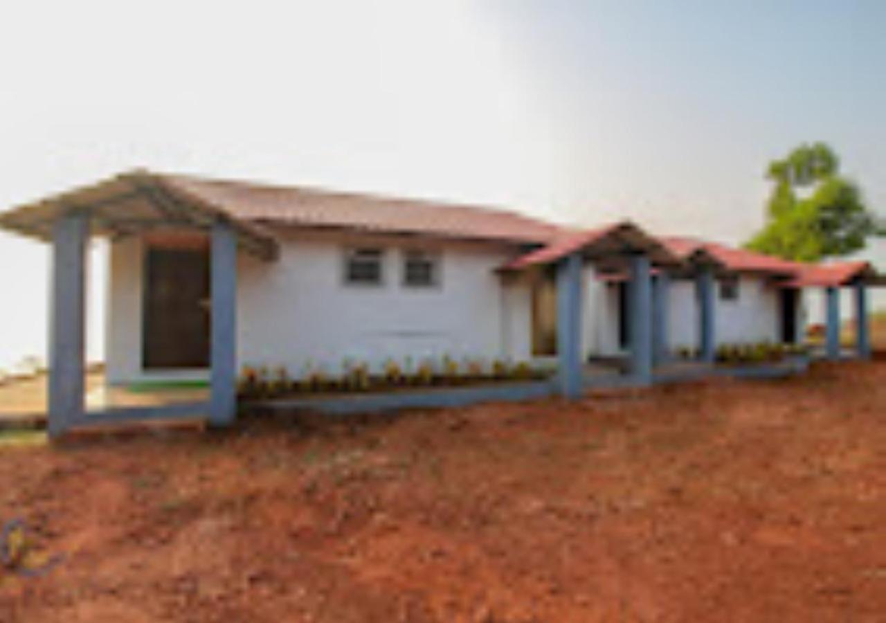 Sea King Beach Resort Ганпатипуле Екстериор снимка
