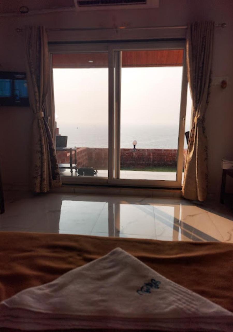 Sea King Beach Resort Ганпатипуле Екстериор снимка